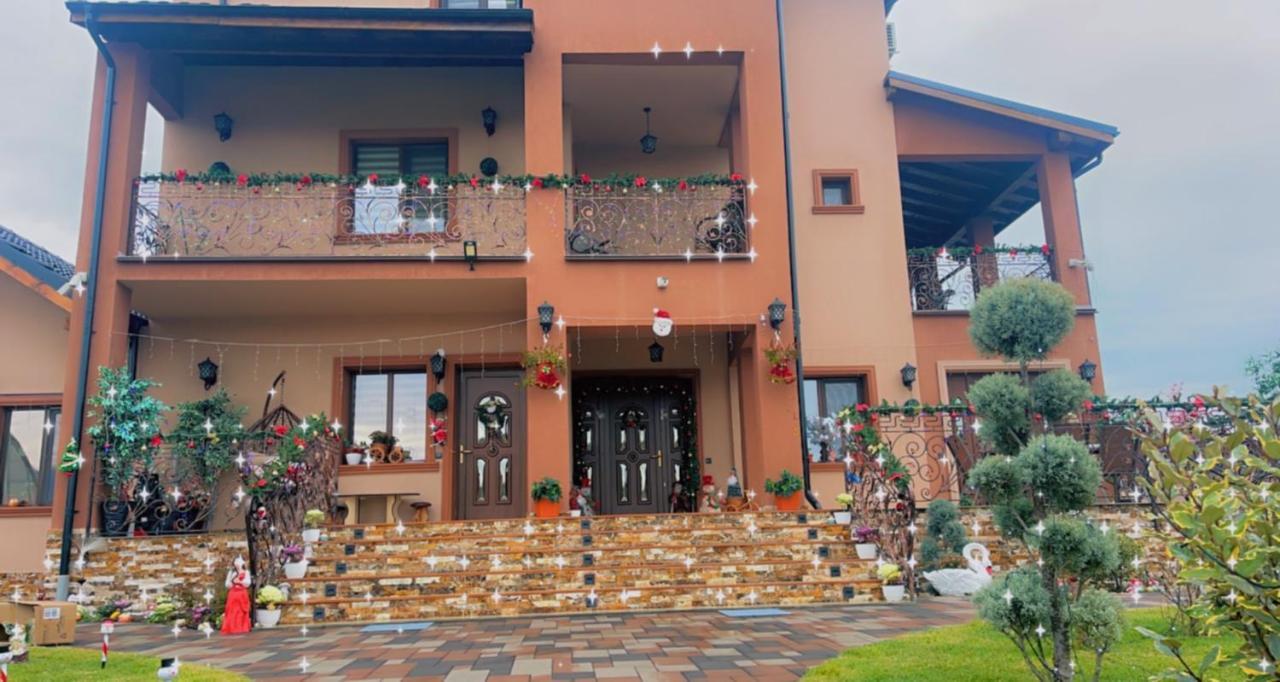 Bed and Breakfast Casa Erk Кэлимэнешти Экстерьер фото