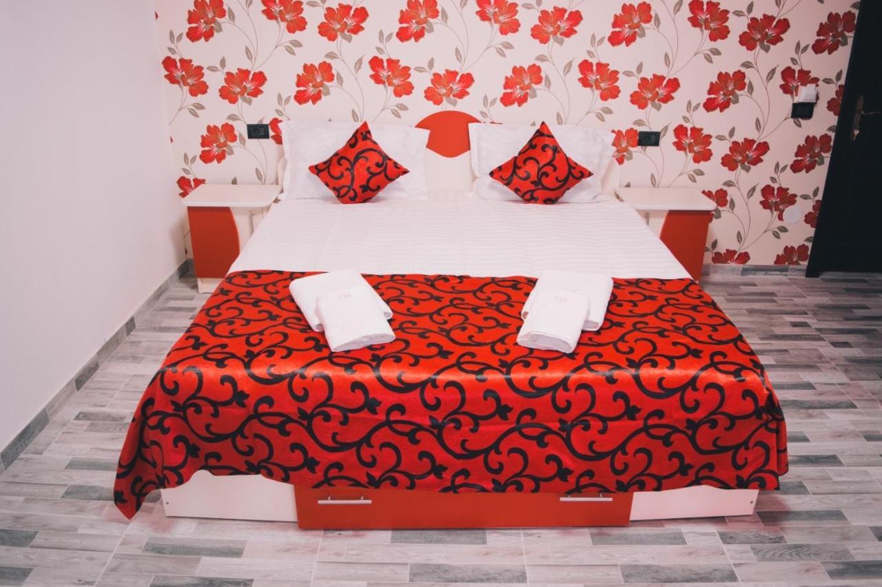 Bed and Breakfast Casa Erk Кэлимэнешти Экстерьер фото
