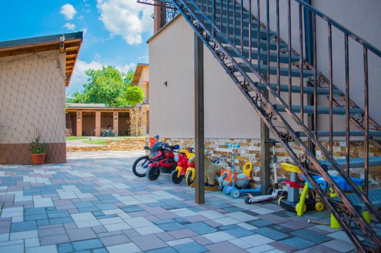 Bed and Breakfast Casa Erk Кэлимэнешти Экстерьер фото